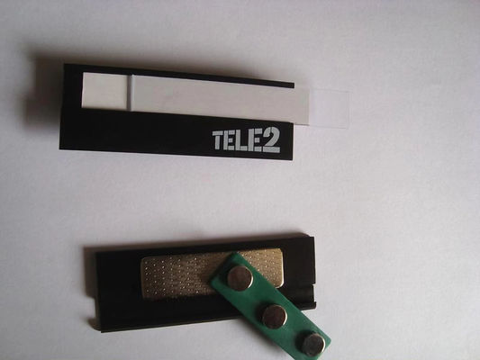 Özel Alüminyum Alaşım Manyetik İsim Rozetleri Logo Yazdırma Metal İsim Etiketleri